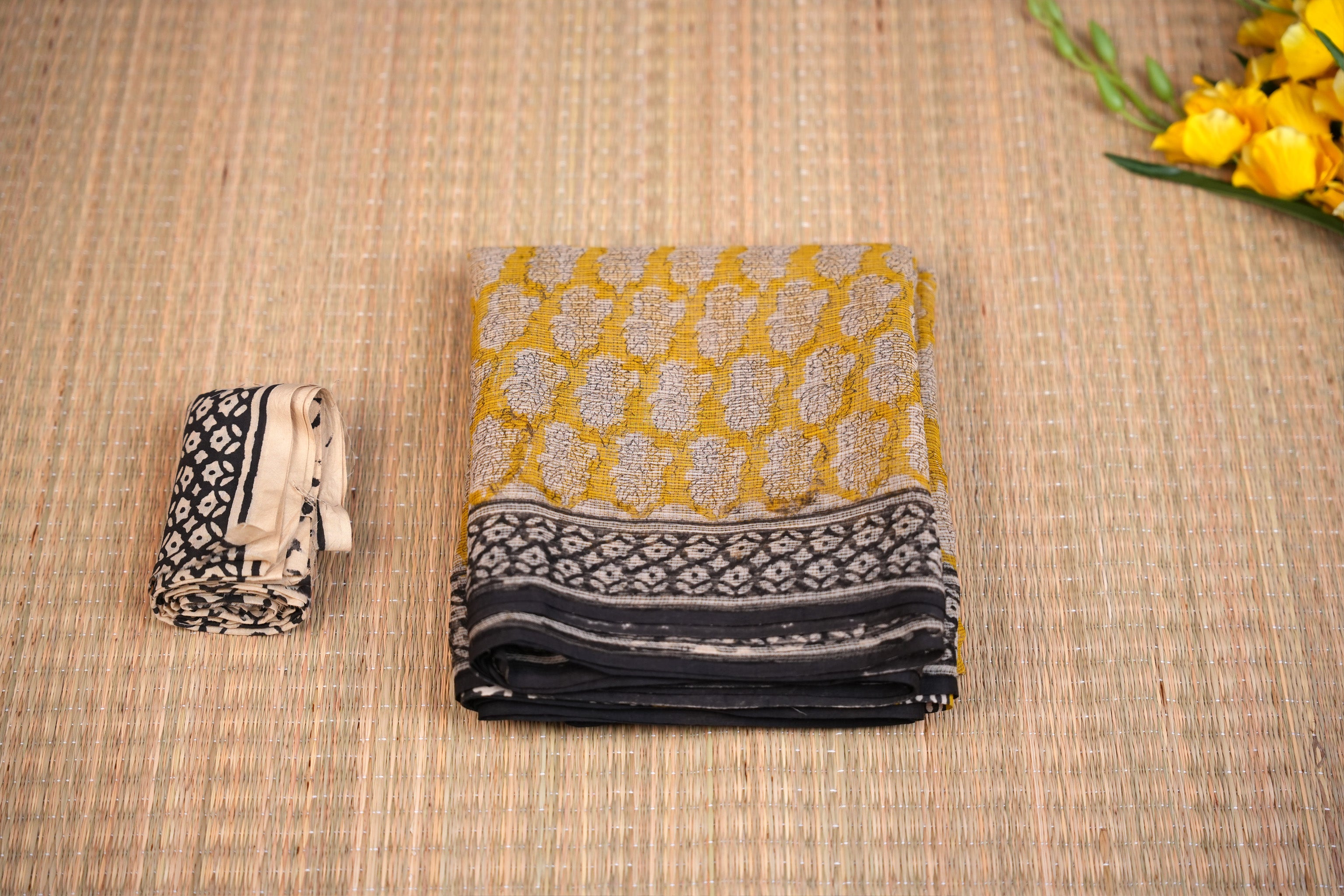 Ilaveni Mustard Black