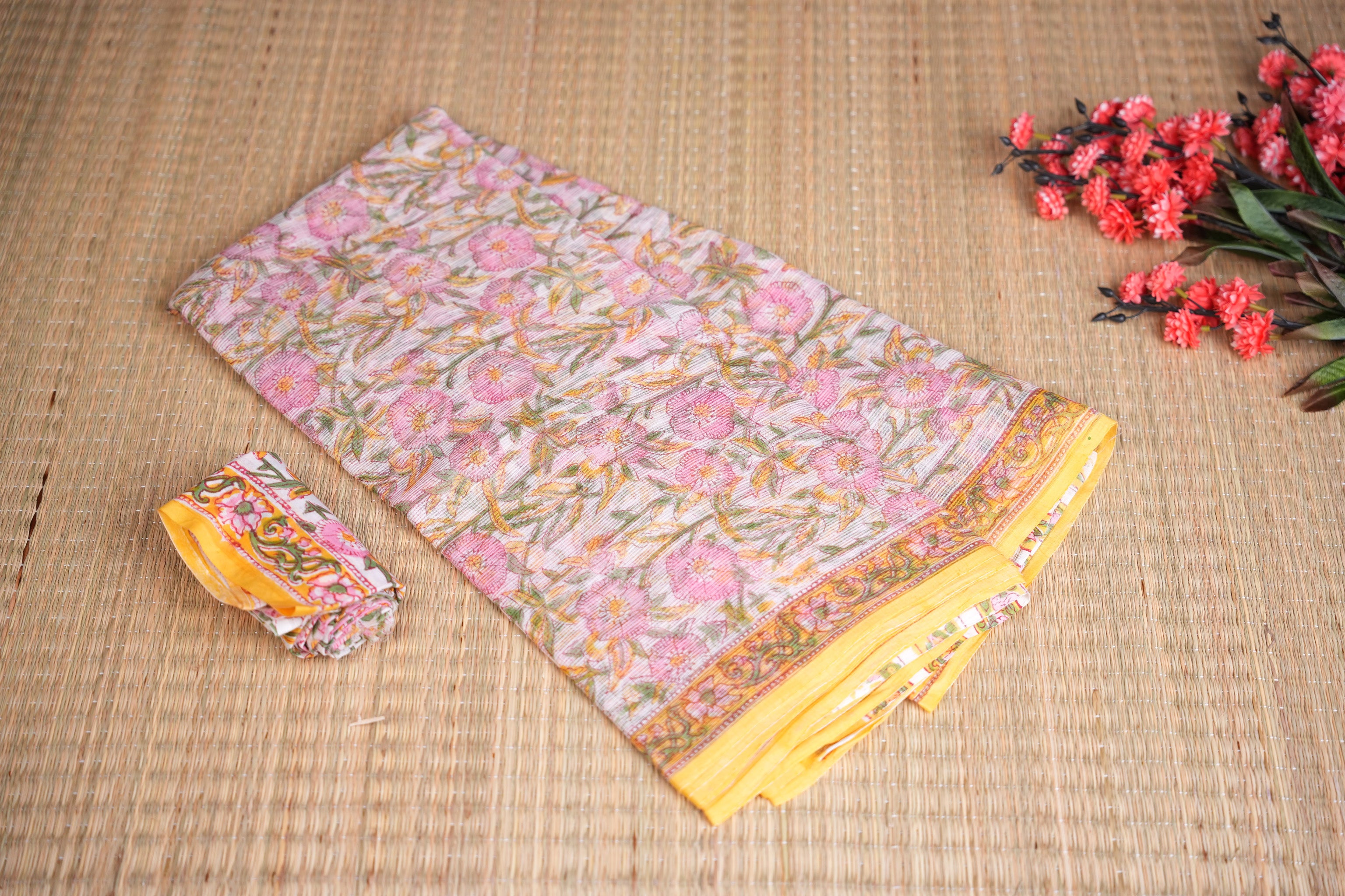Ilaveni Yellow Pink