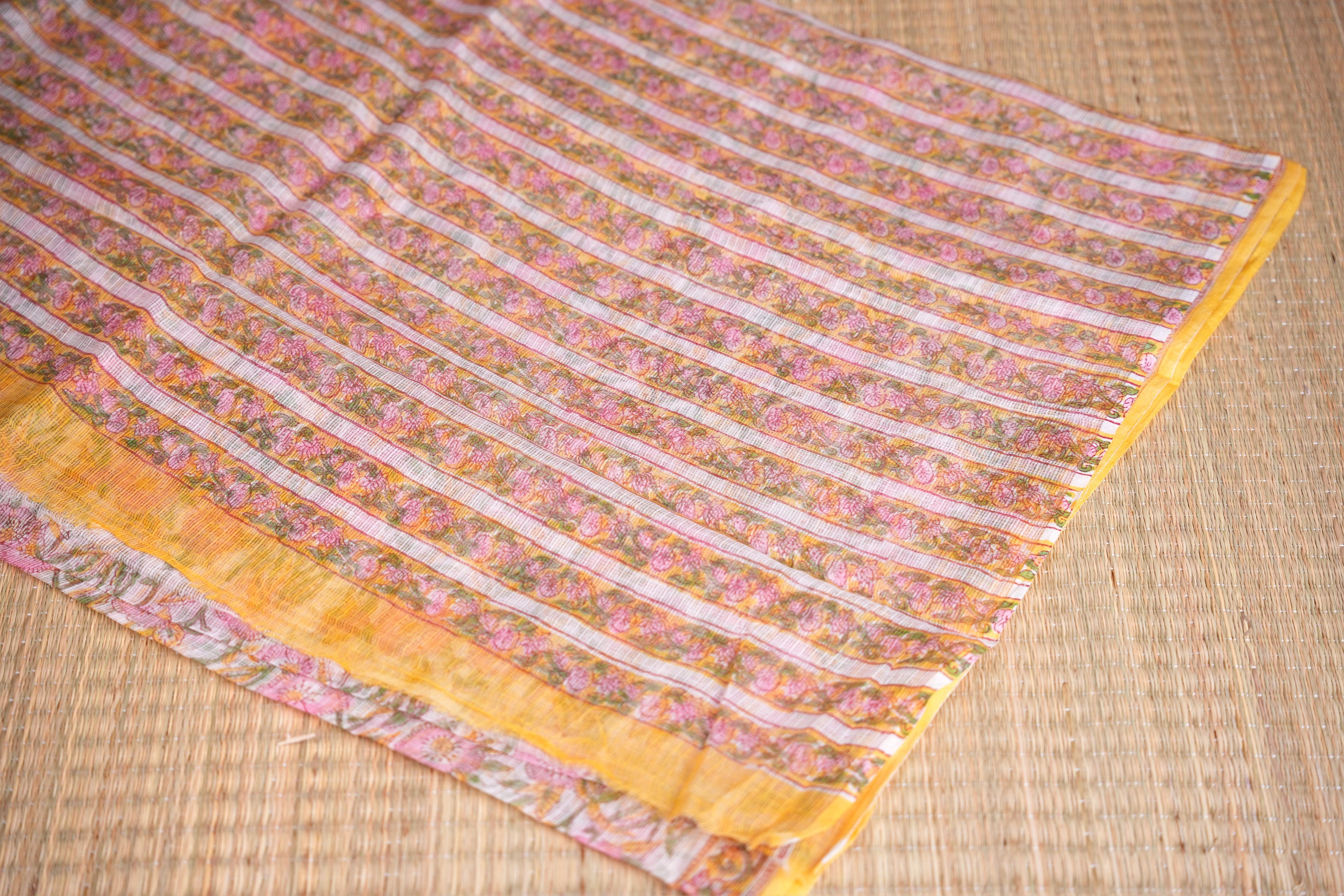 Ilaveni Yellow Pink