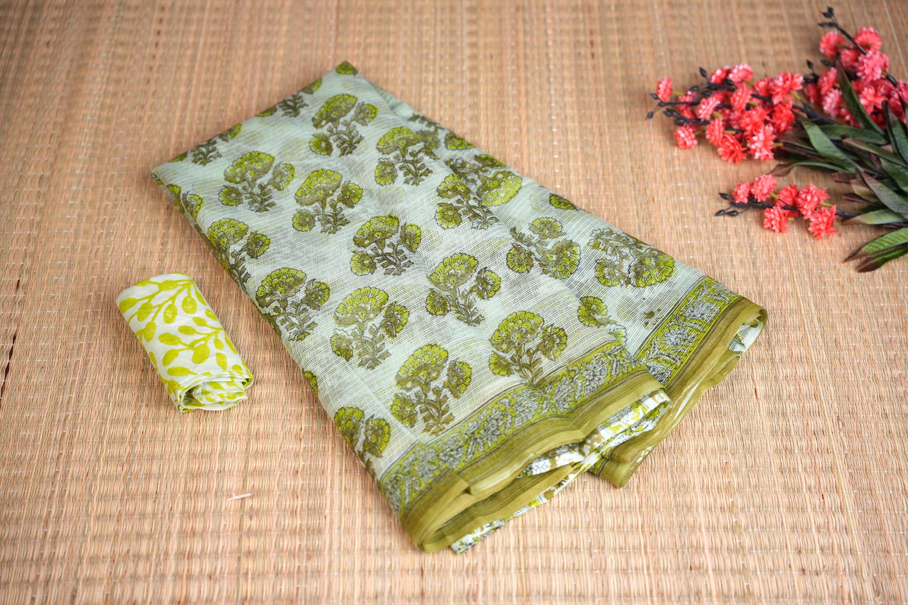 Ilavenil Olive and Green