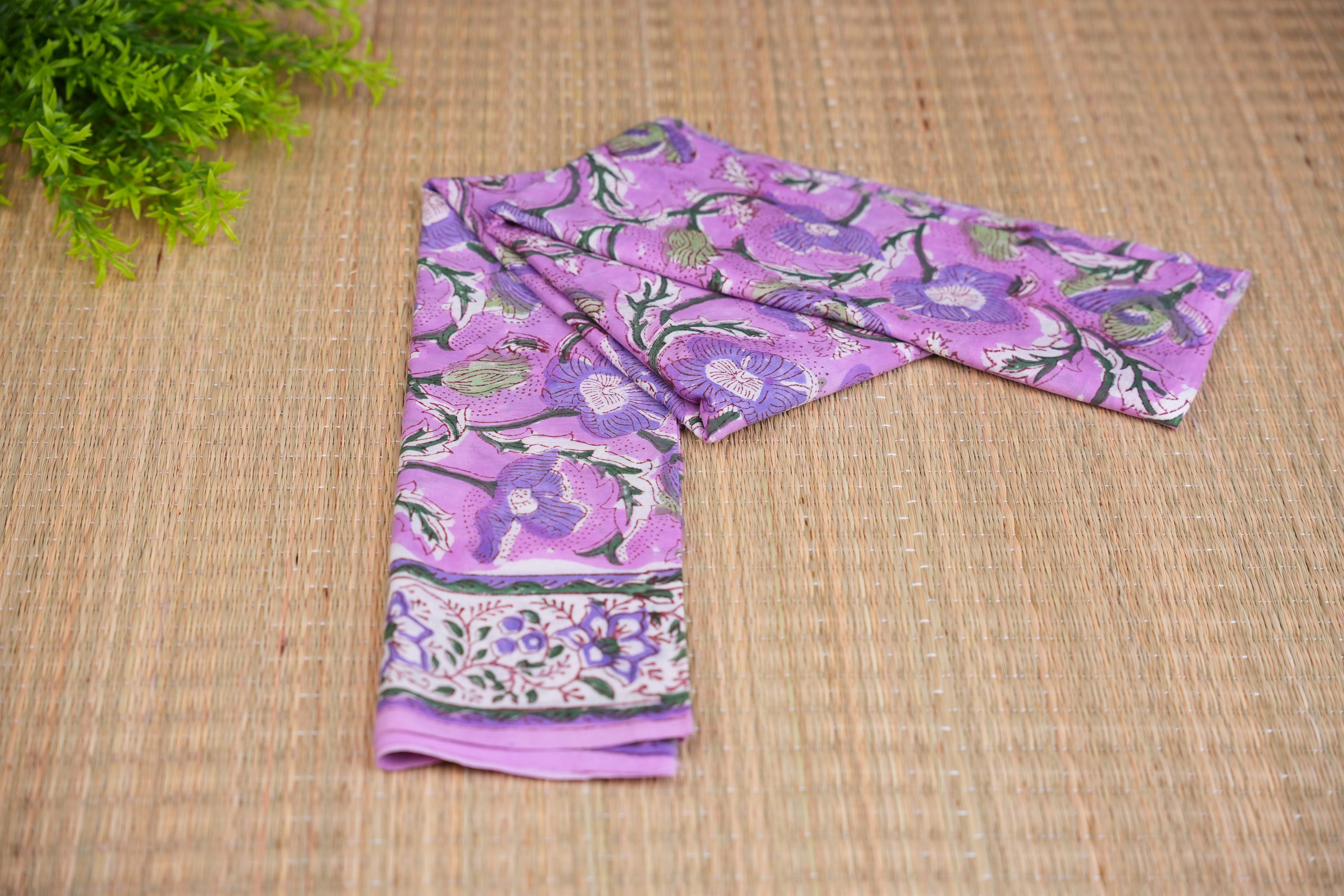 Ilaveni Lavender - Floral print