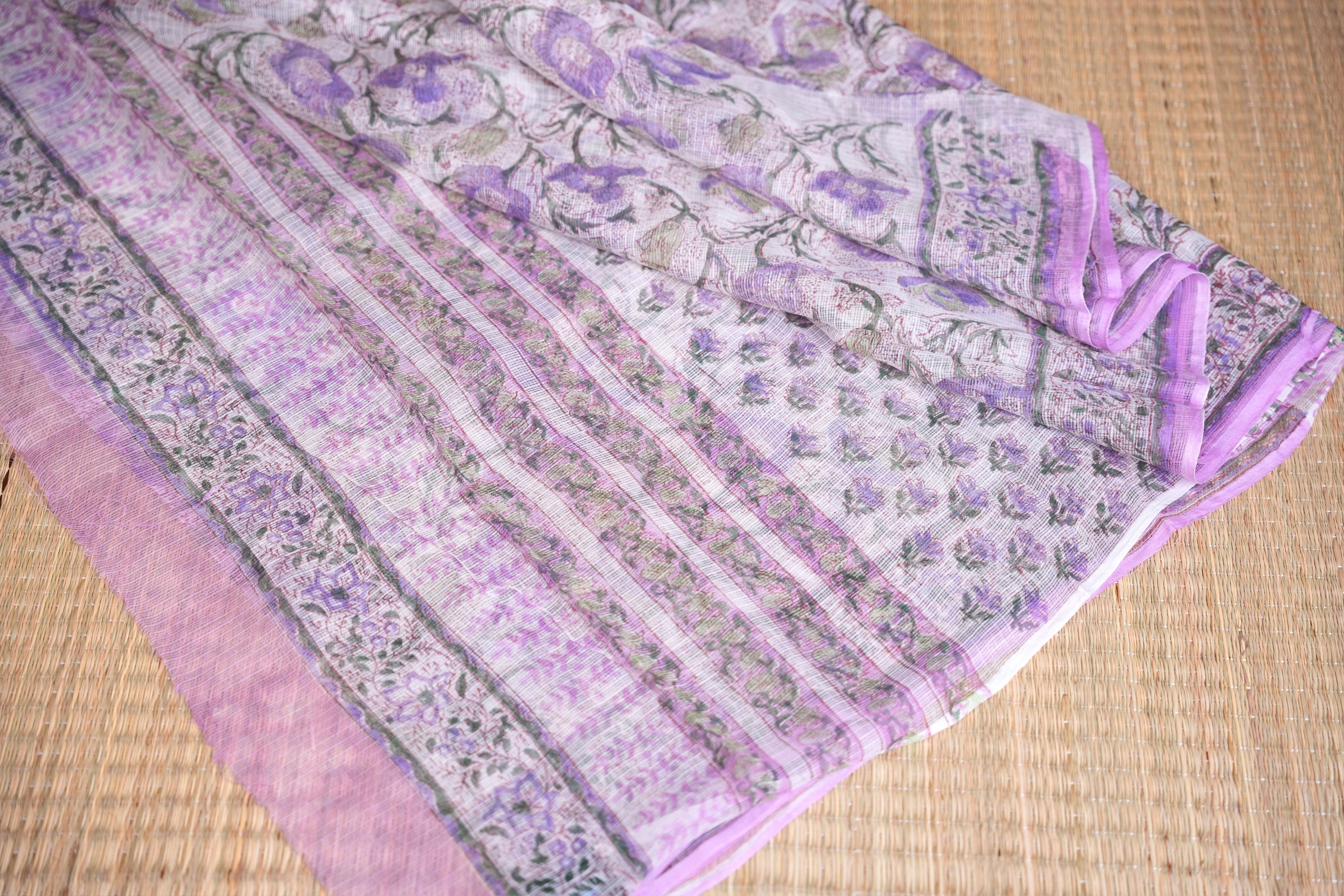 Ilaveni Lavender - Floral print