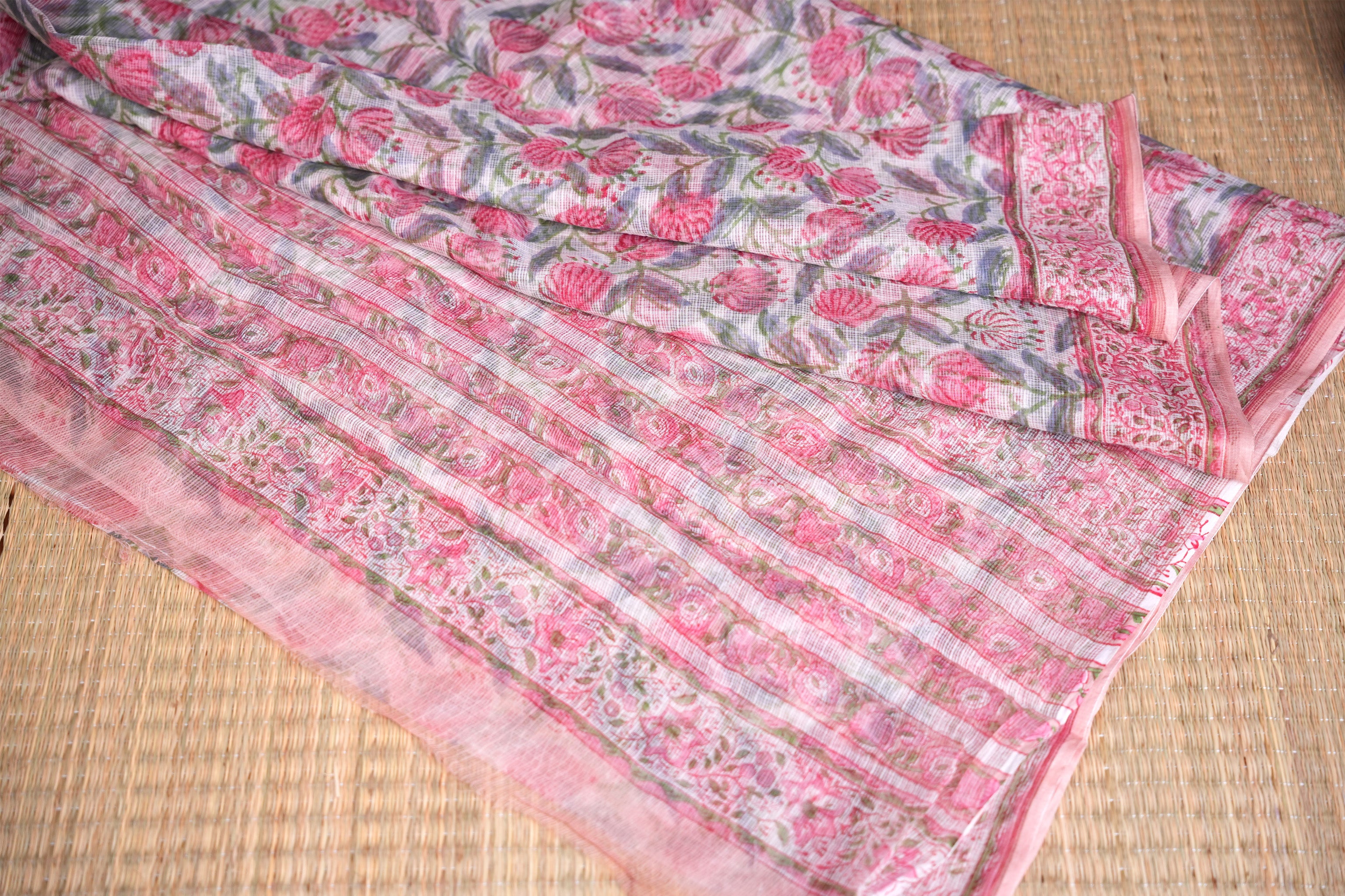 Ilaveni Peachish Pink