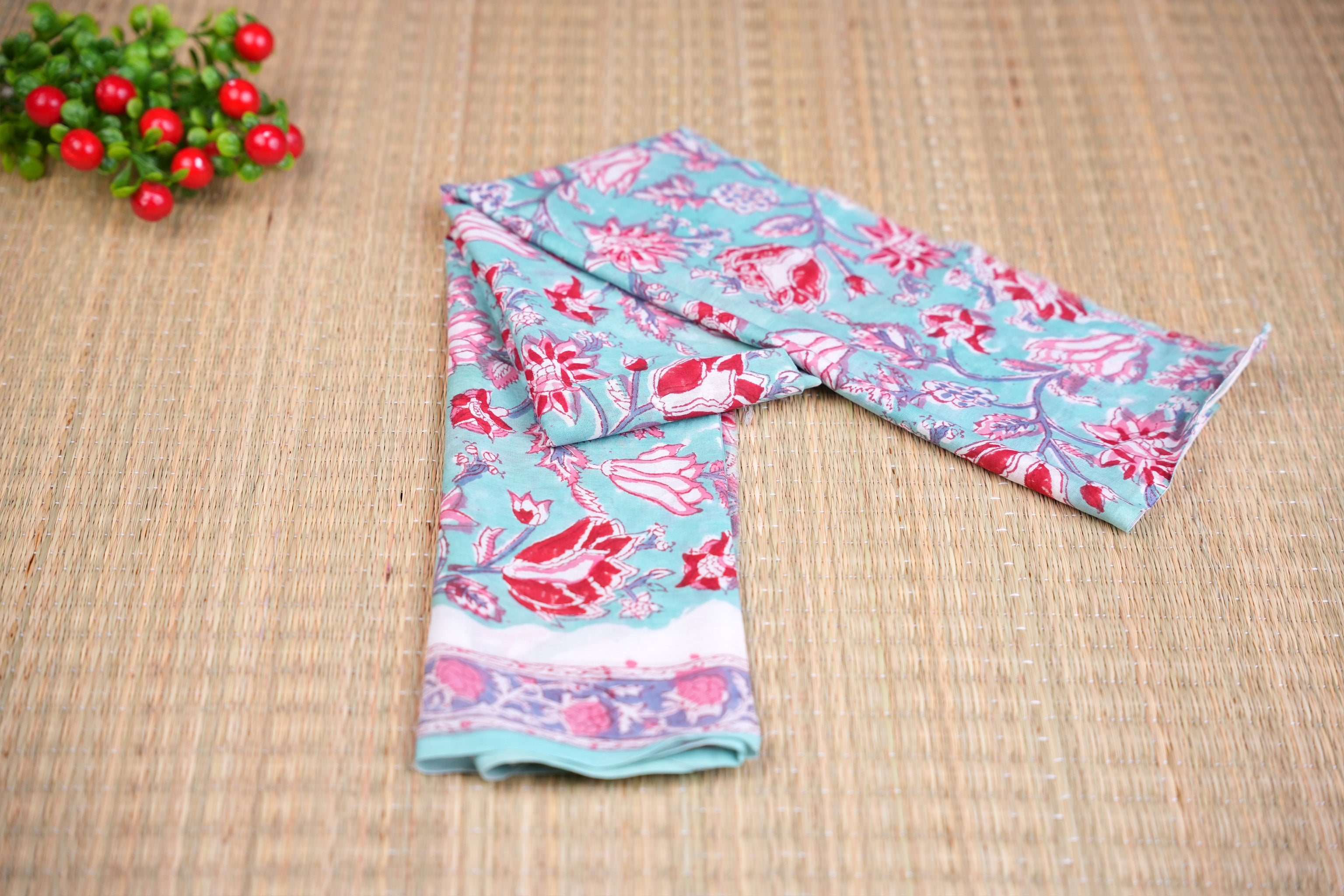 Ilaveni Emrald Green and Pink