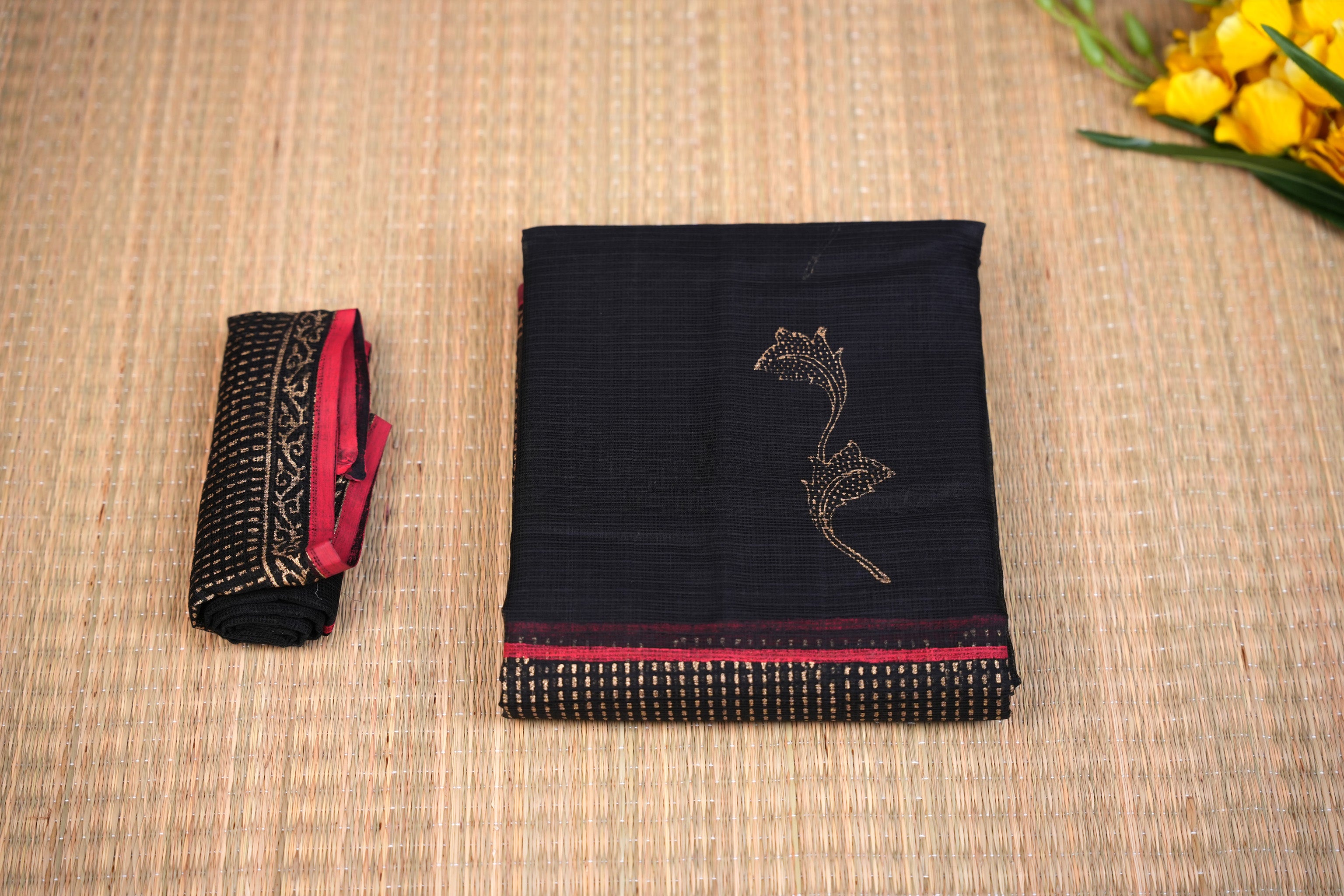 Ilaveni Black , Gold and Red
