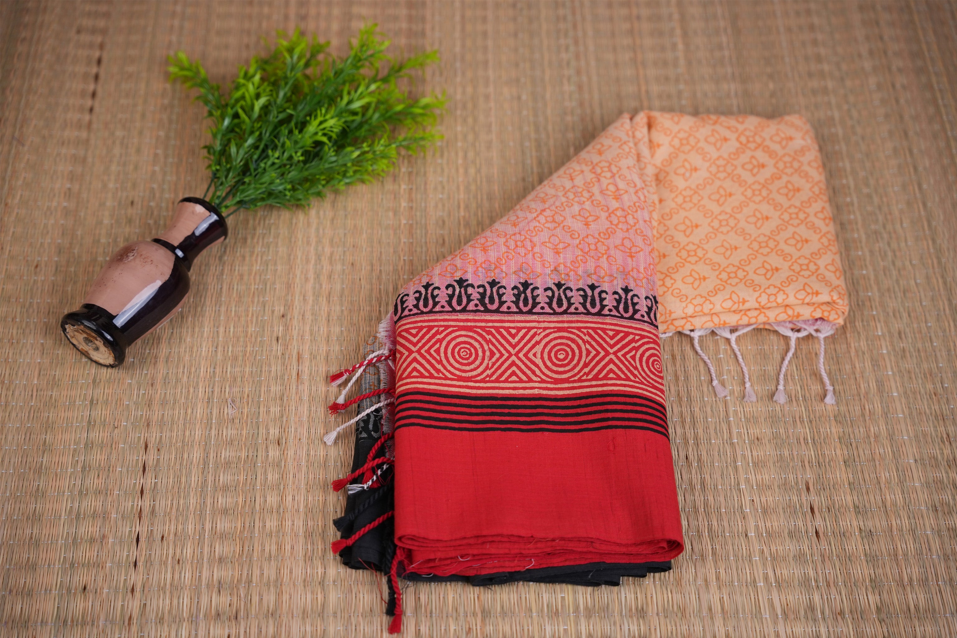 Manjari Cream Black & Red