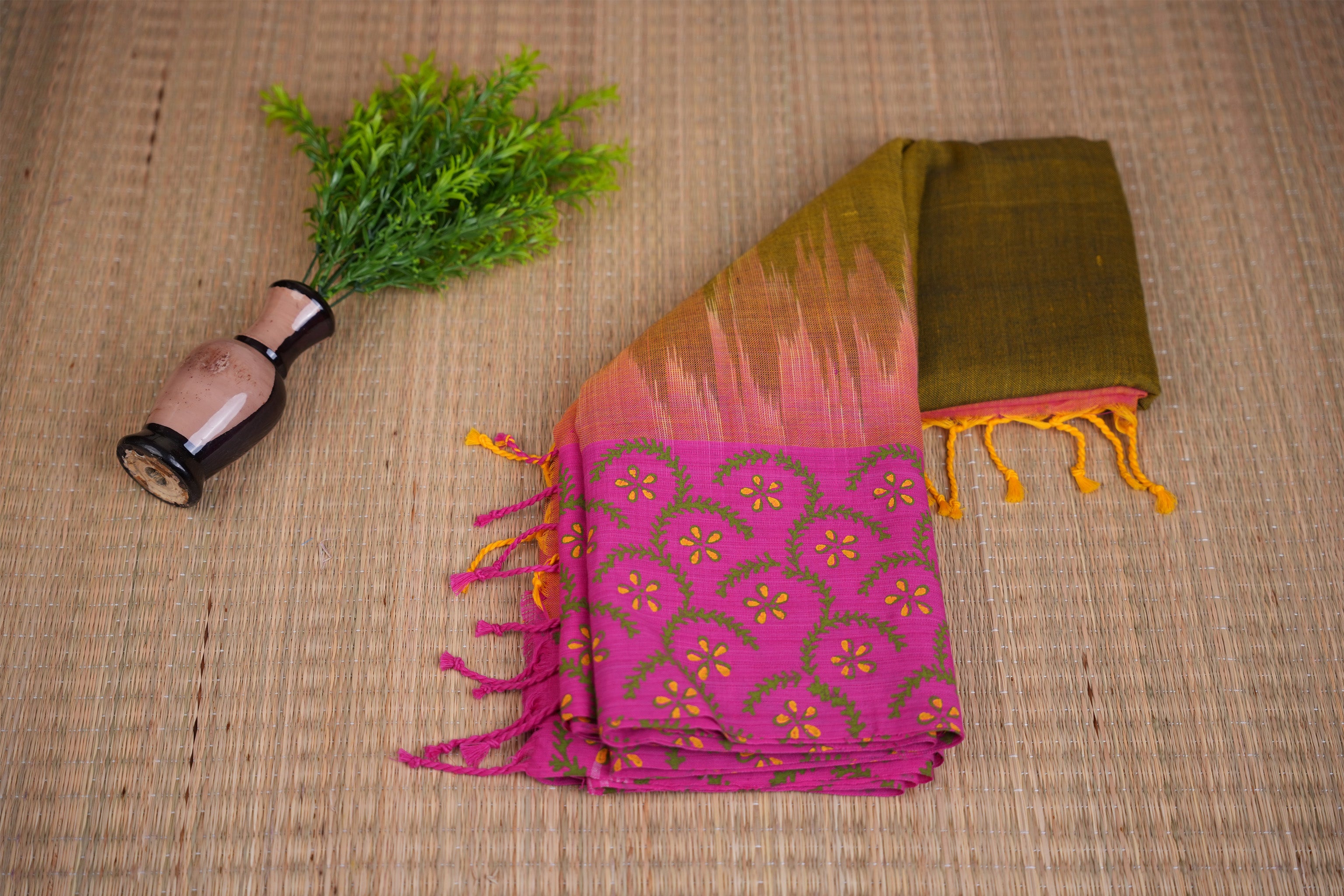 Manjari Olive & Pink