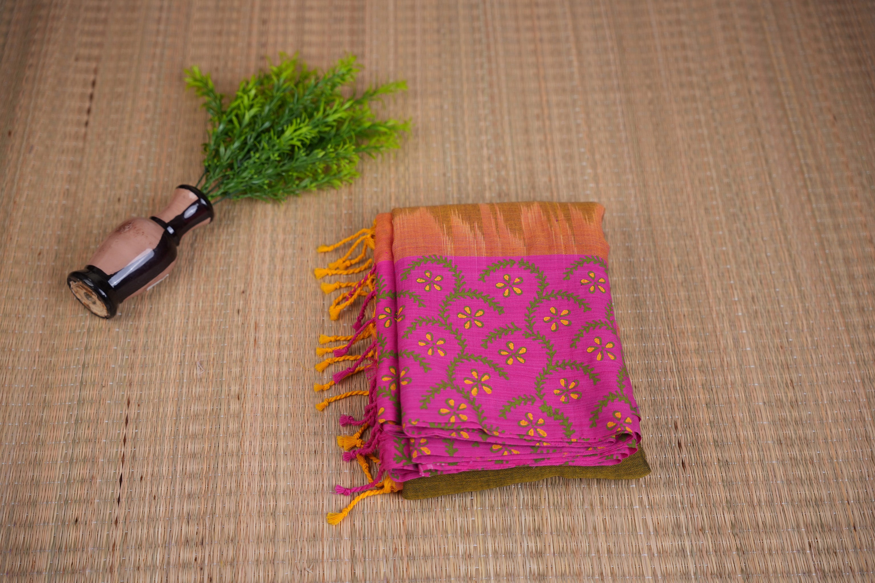 Manjari Olive & Pink