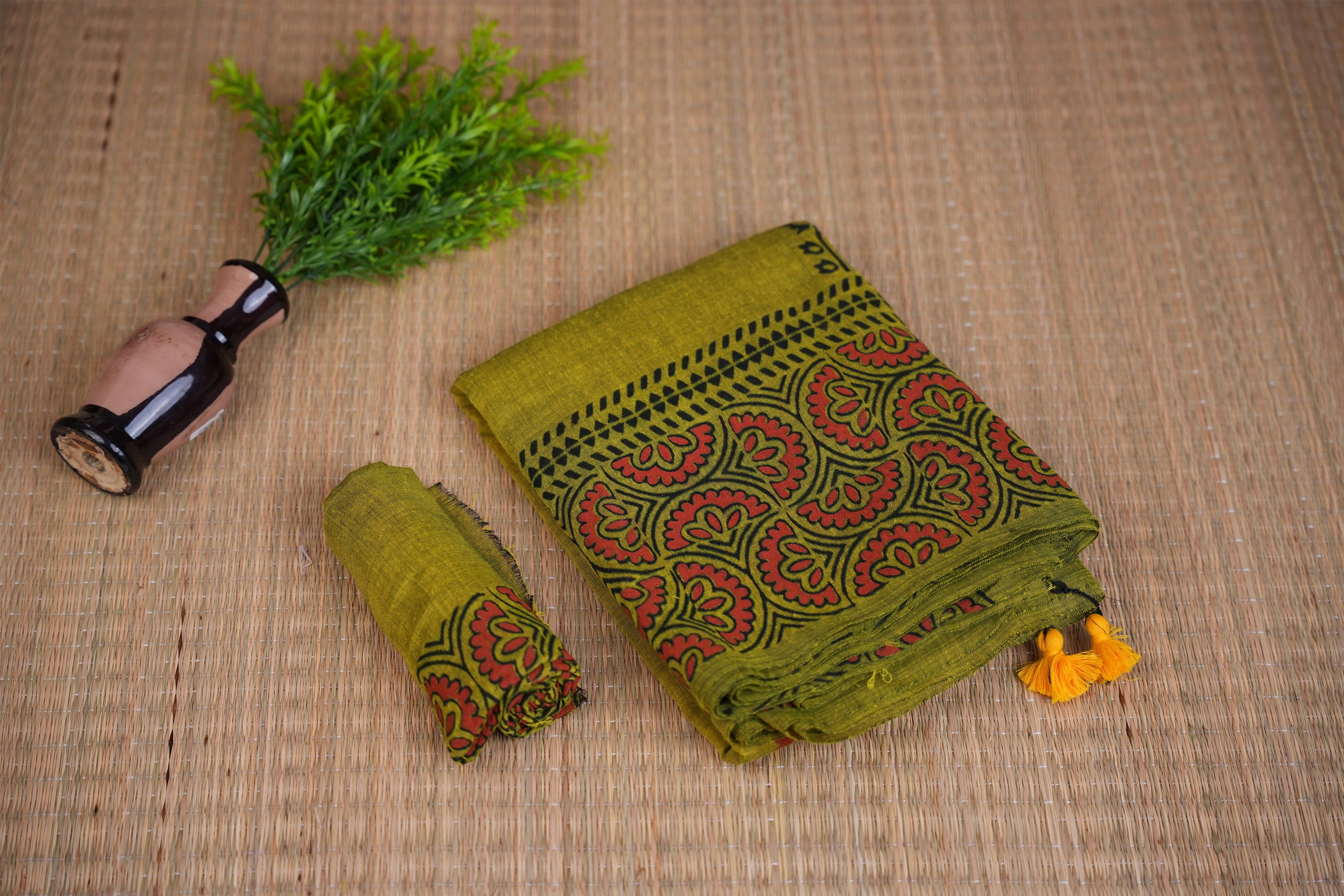 Manjari Yellow Green