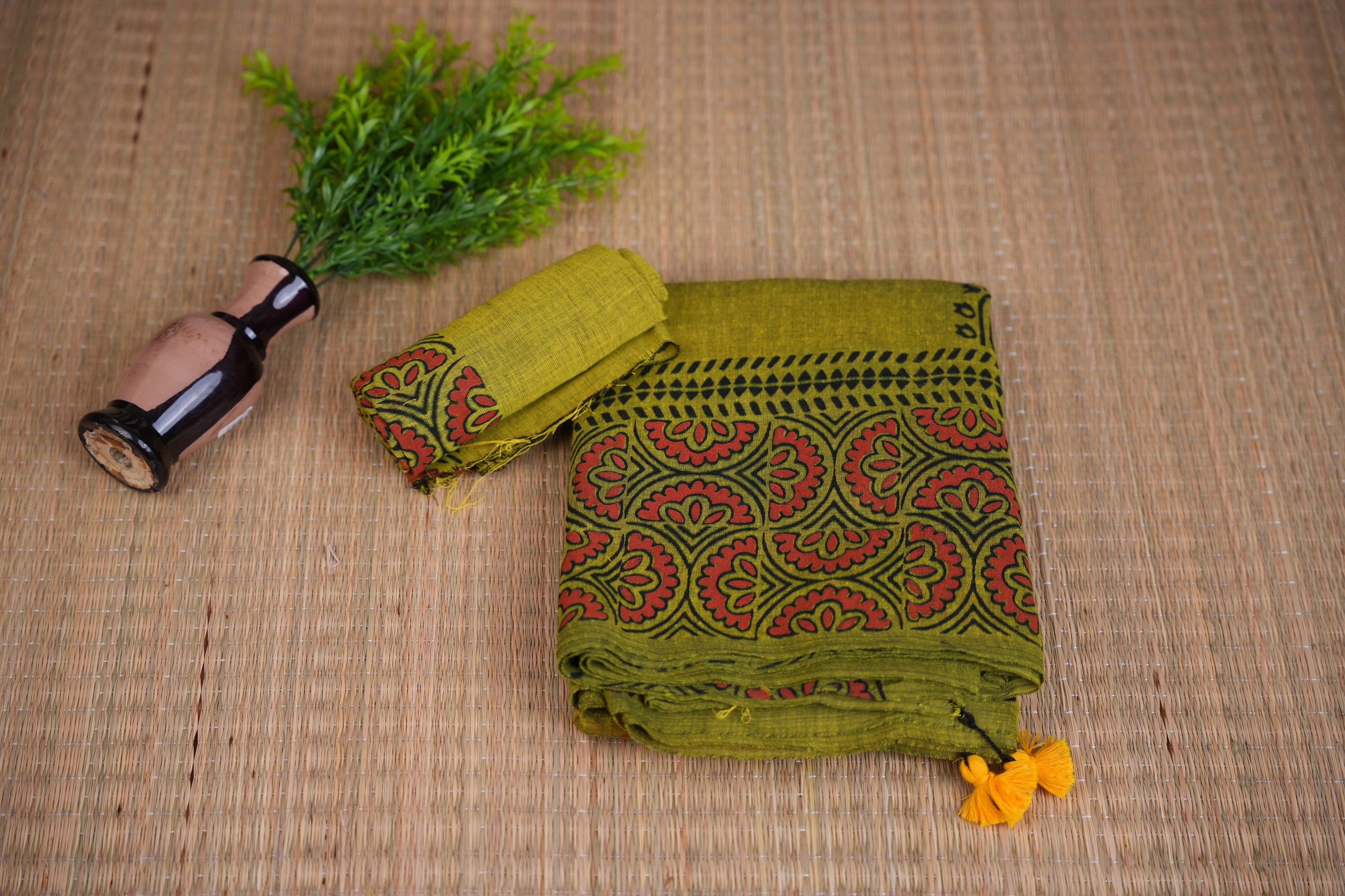 Manjari Yellow Green