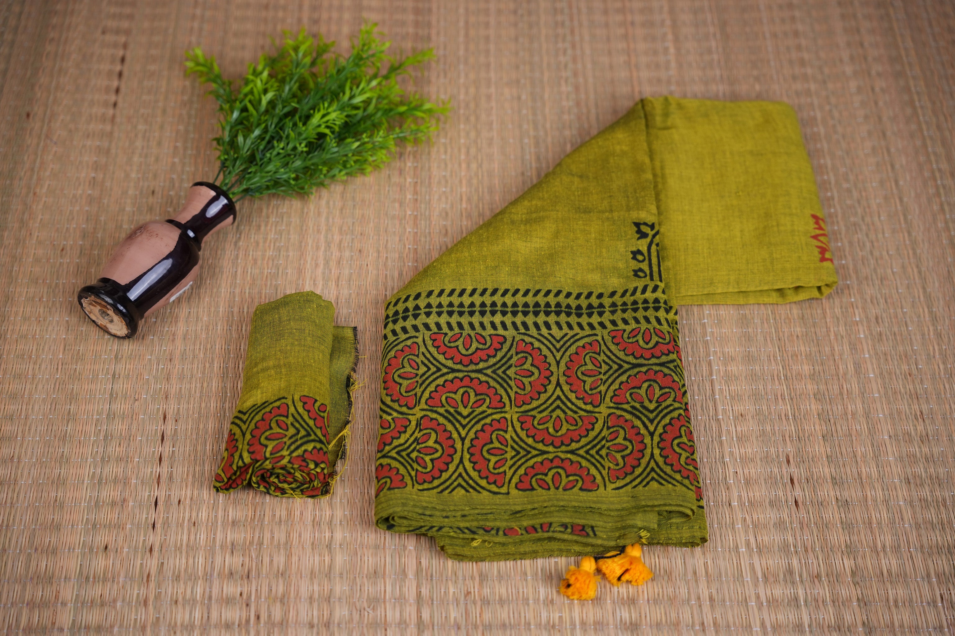 Manjari Yellow Green